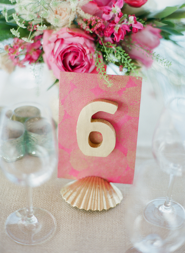 classy-beach-wedding-in-pink-and-gold