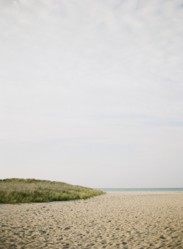 classy-beach-wedding-in-pink-and-gold