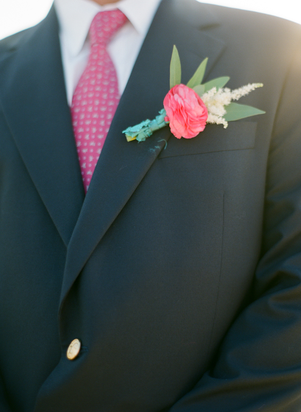 classy-beach-wedding-in-pink-and-gold