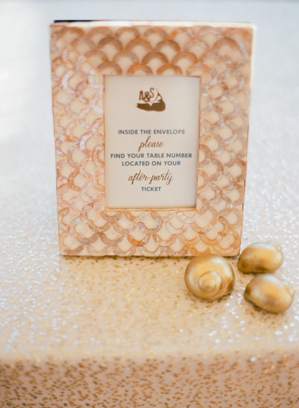 classy-beach-wedding-in-pink-and-gold