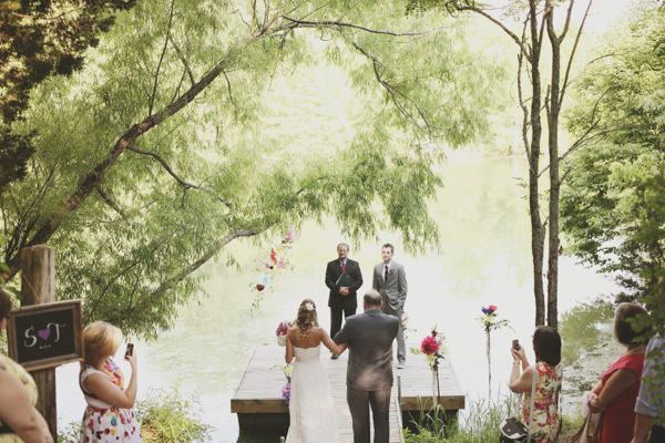 colorful-rustic-wedding-at-cedarwood