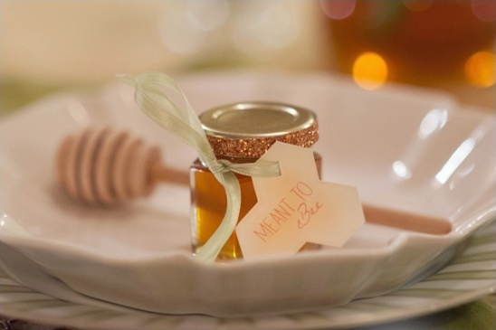 meant to bee wedding favors