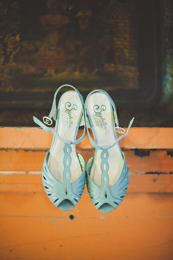 mint-and-yellow-dance-hall-wedding