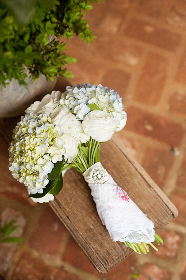 mint-and-yellow-dance-hall-wedding