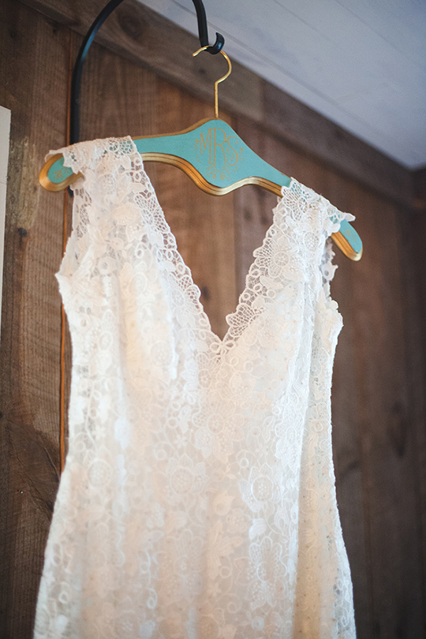 mint-and-yellow-dance-hall-wedding