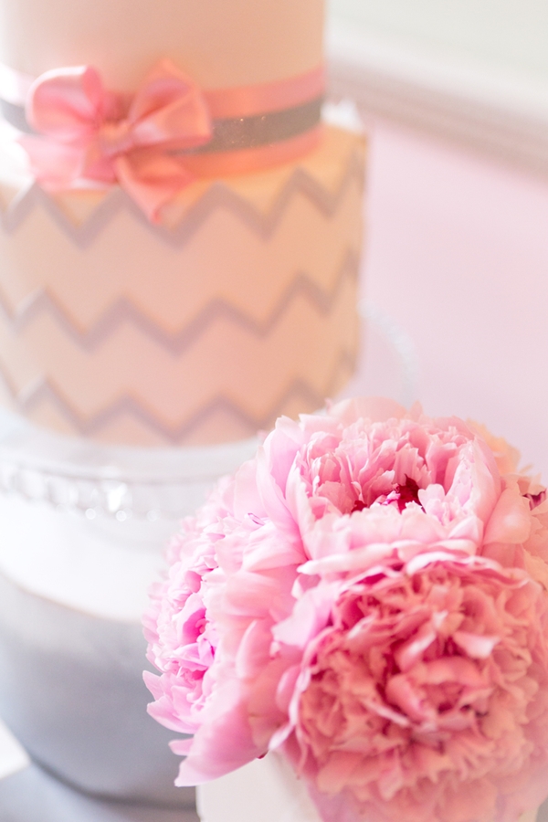 pink-and-silver-chevron-cake-table-ideas