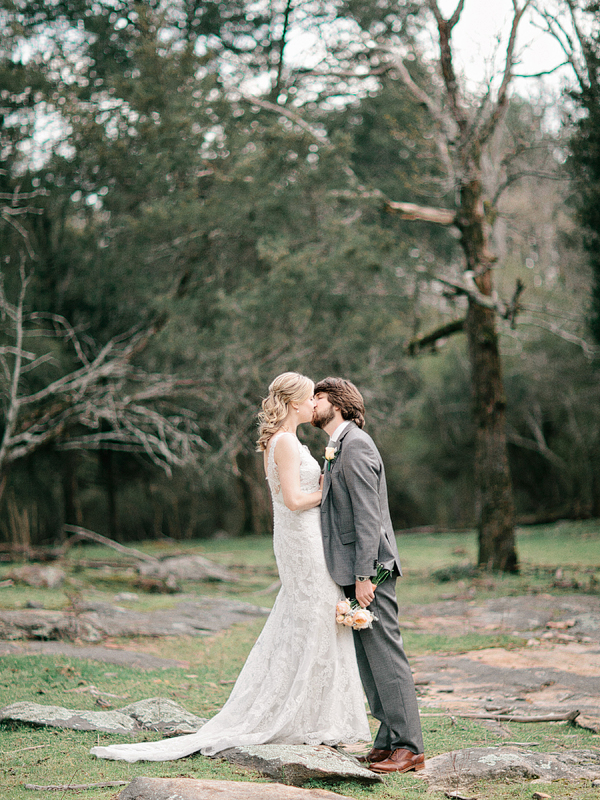 relaxed-georgia-backyard-wedding