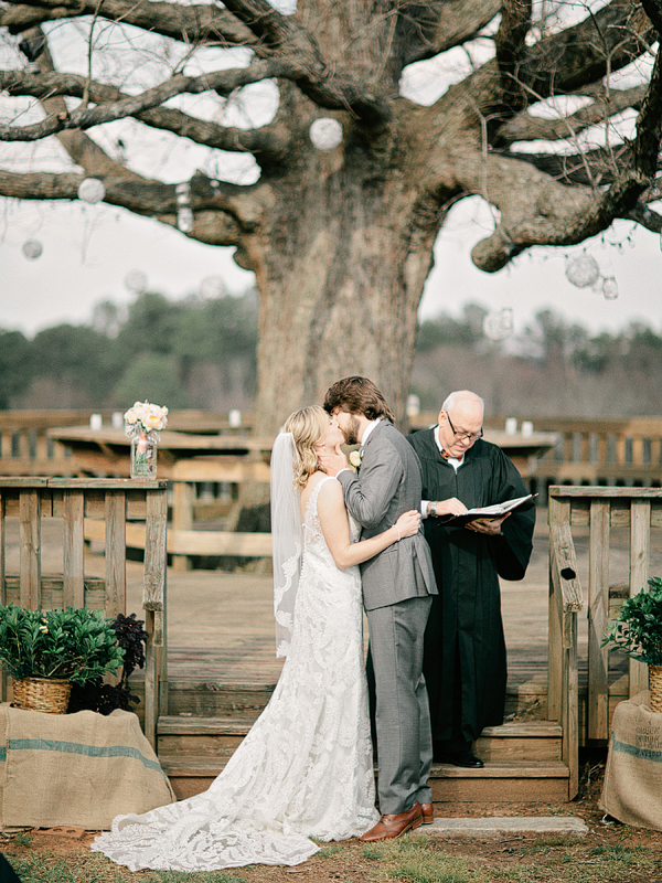 relaxed-georgia-backyard-wedding