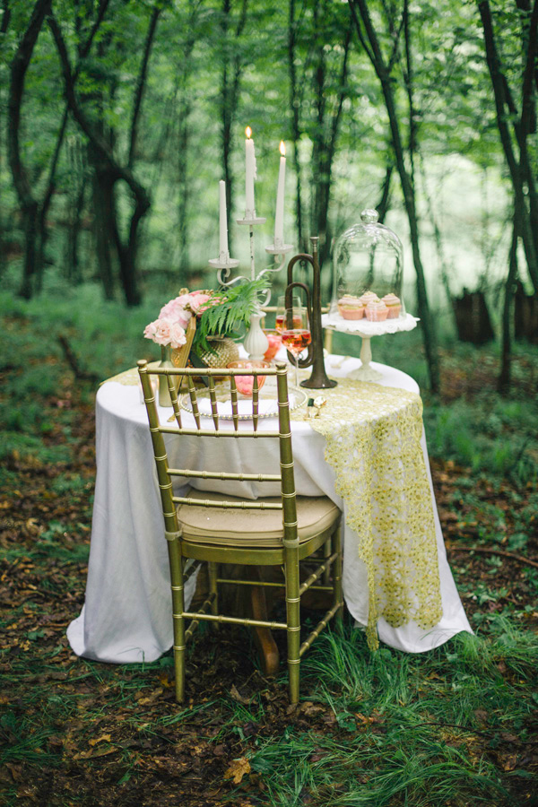 romantic-forest-wedding-inspiration