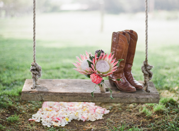 rustic-bohemian-elopement-in-hawaii