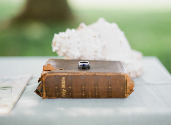 rustic-bohemian-elopement-in-hawaii