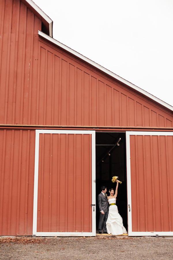 rustic-chic-wedding-at-pickering-barn
