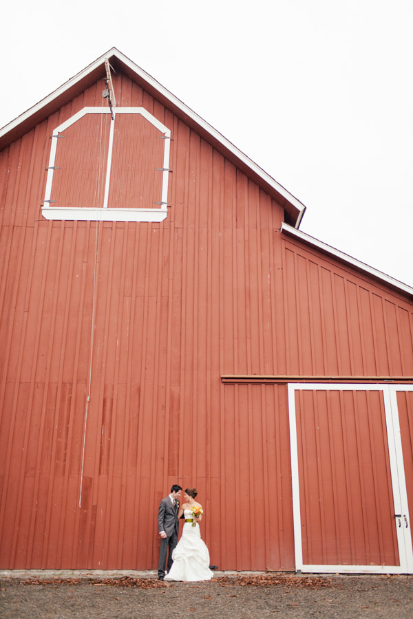 rustic-chic-wedding-at-pickering-barn