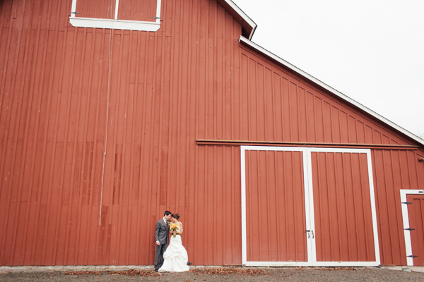 rustic-chic-wedding-at-pickering-barn