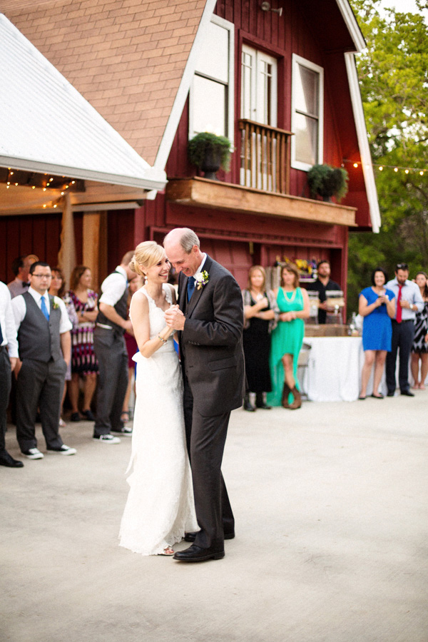 rustic-wedding-at-cedar-bend