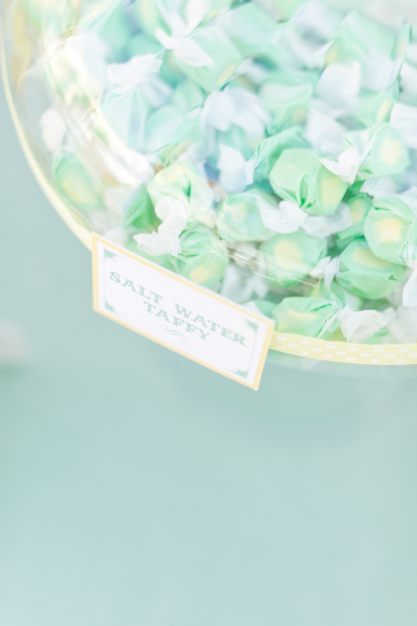 whimsical-yellow-and-mint-wedding