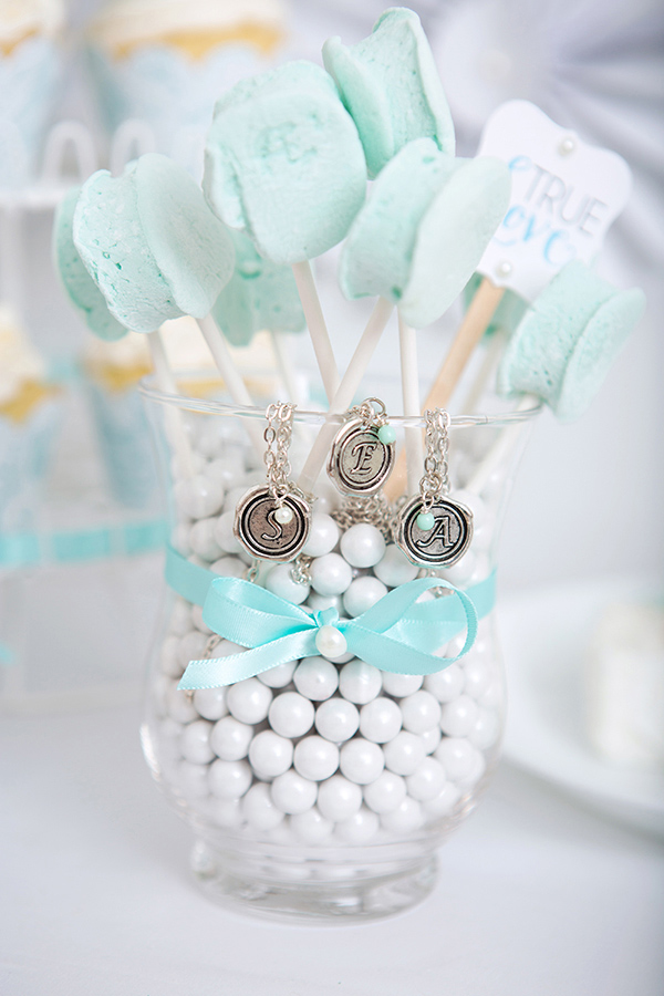 blue-and-white-cake-table-ideas