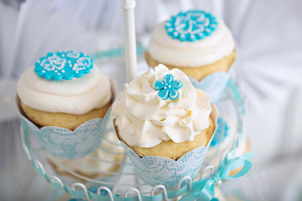 blue-and-white-cake-table-ideas