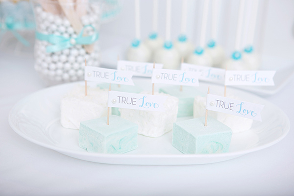 blue-and-white-cake-table-ideas