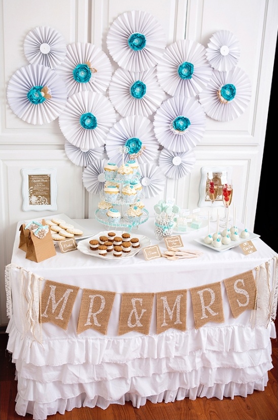 blue and white dessert table