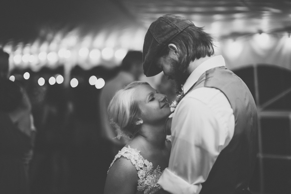 brown-and-white-wisconsin-wedding