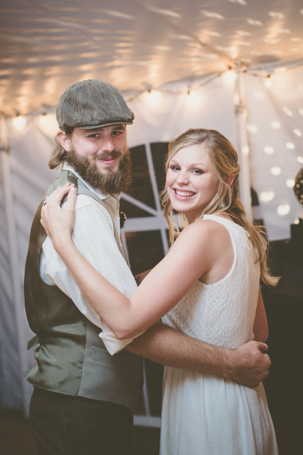 brown-and-white-wisconsin-wedding