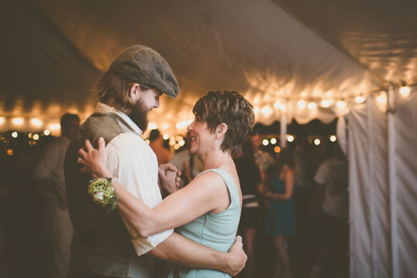 brown-and-white-wisconsin-wedding