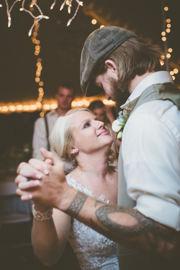 brown-and-white-wisconsin-wedding