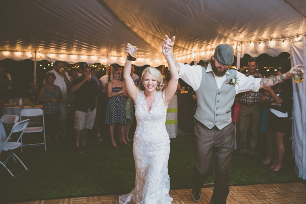 brown-and-white-wisconsin-wedding