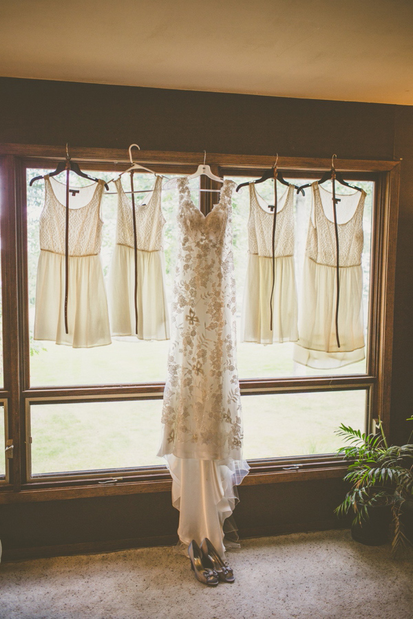 brown-and-white-wisconsin-wedding