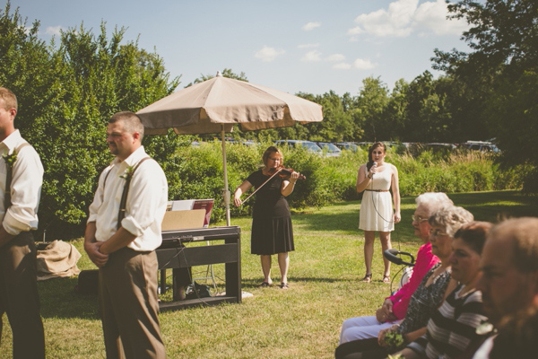 brown-and-white-wisconsin-wedding