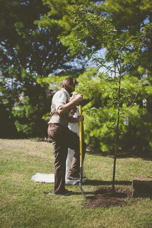 brown-and-white-wisconsin-wedding