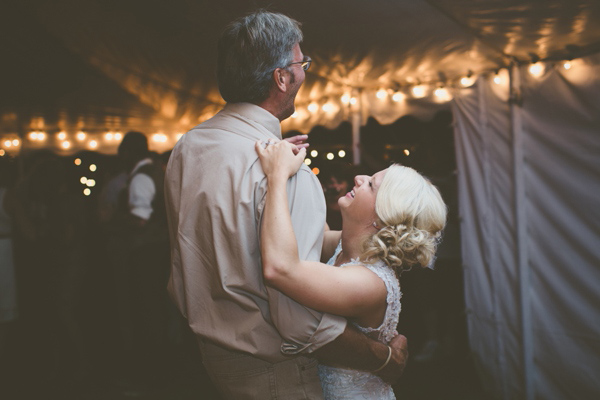 brown-and-white-wisconsin-wedding