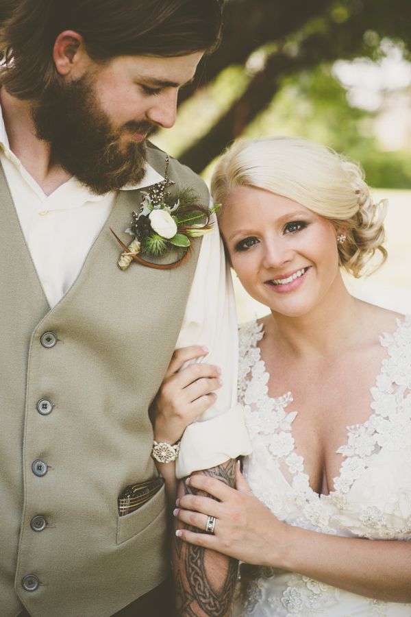 brown-and-white-wisconsin-wedding