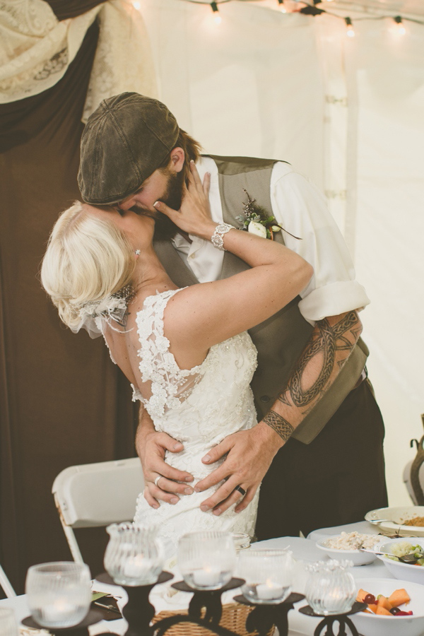 brown-and-white-wisconsin-wedding