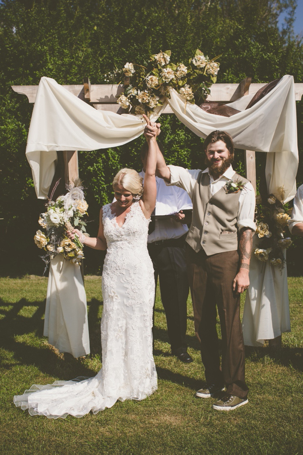 brown-and-white-wisconsin-wedding