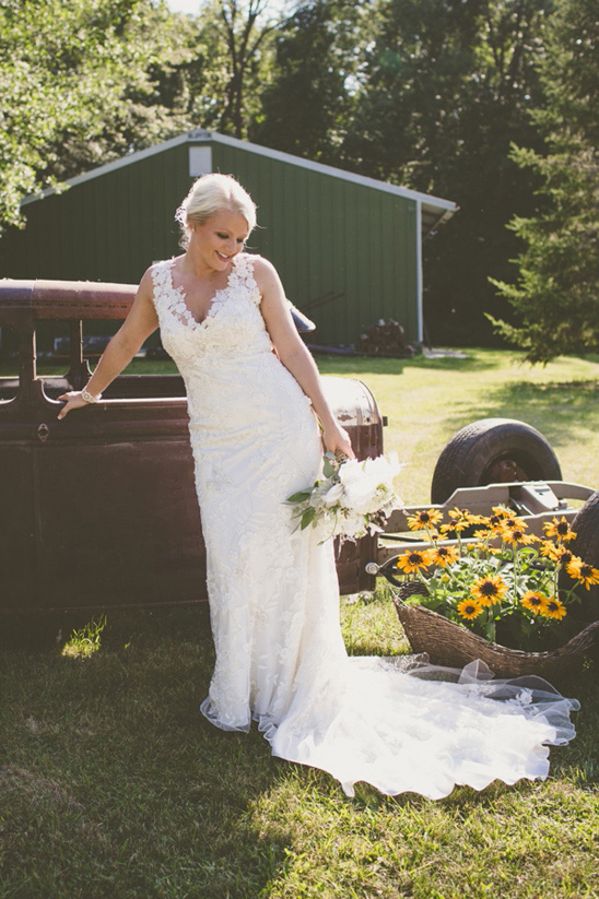 Brown and White Wisconsin Wedding