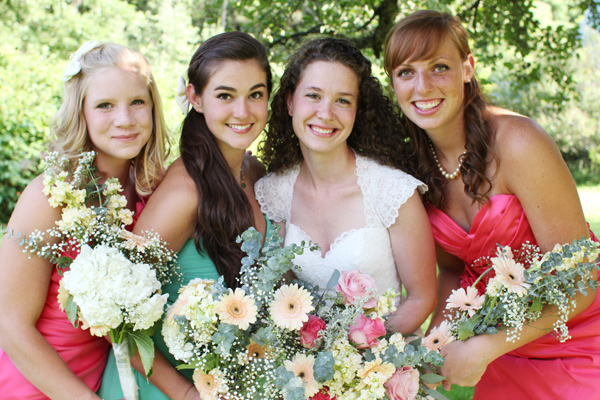 coral-mint-and-gold-wedding-ideas