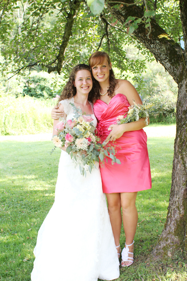 coral-mint-and-gold-wedding-ideas