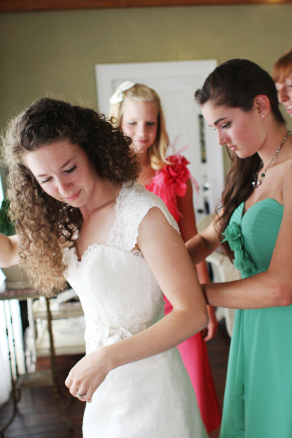coral-mint-and-gold-wedding-ideas