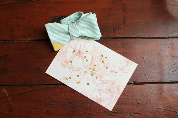 coral-mint-and-gold-wedding-ideas