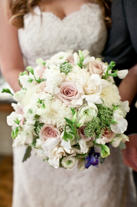 white and pink bouquet