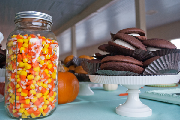 fall-inspired-heart-and-arrow-wedding