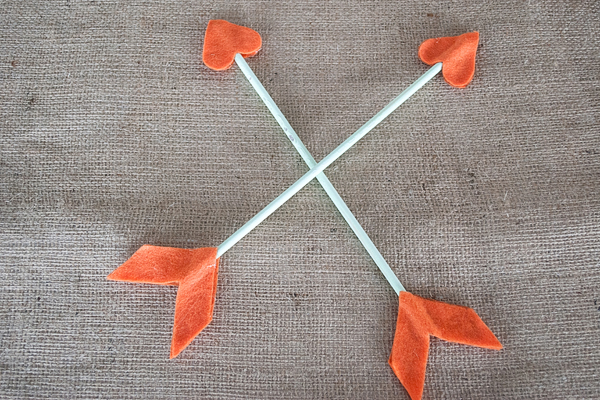 fall-inspired-heart-and-arrow-wedding
