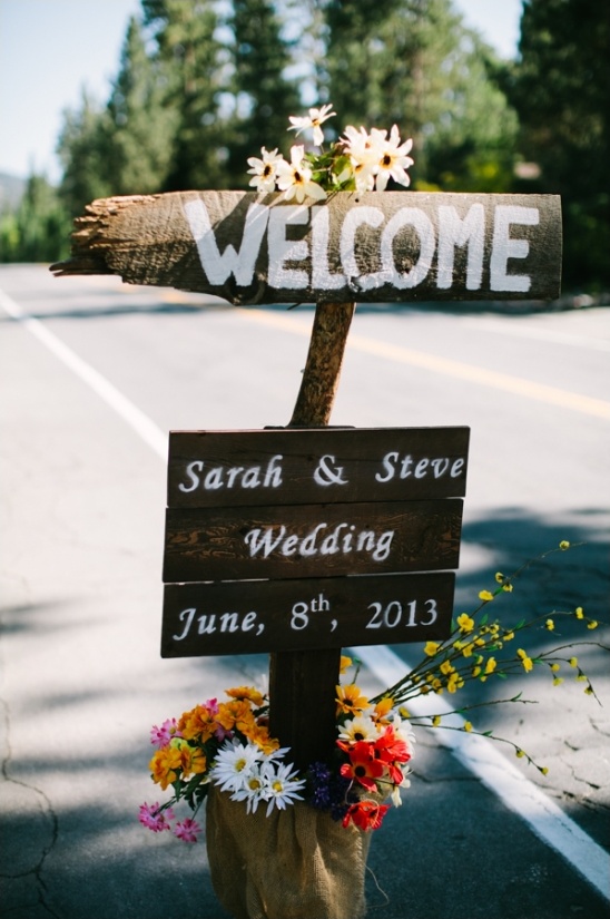simple rustic wedding sign