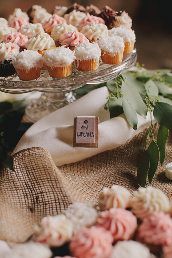 mini wedding cupcakes by Crushcakes