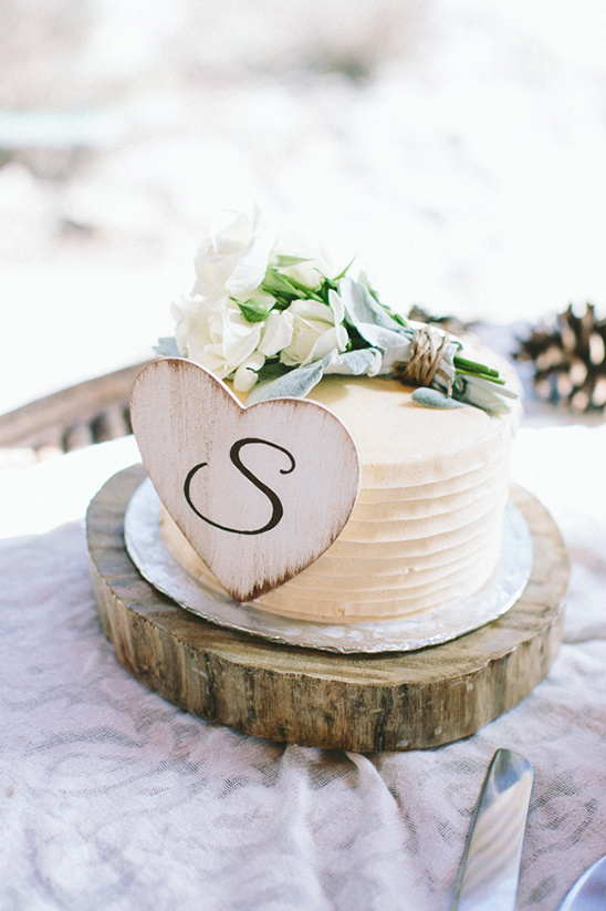 rustic simple wedding cake