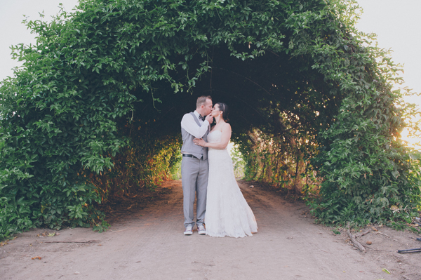 rustic-summer-wedding-at-walnut-grove
