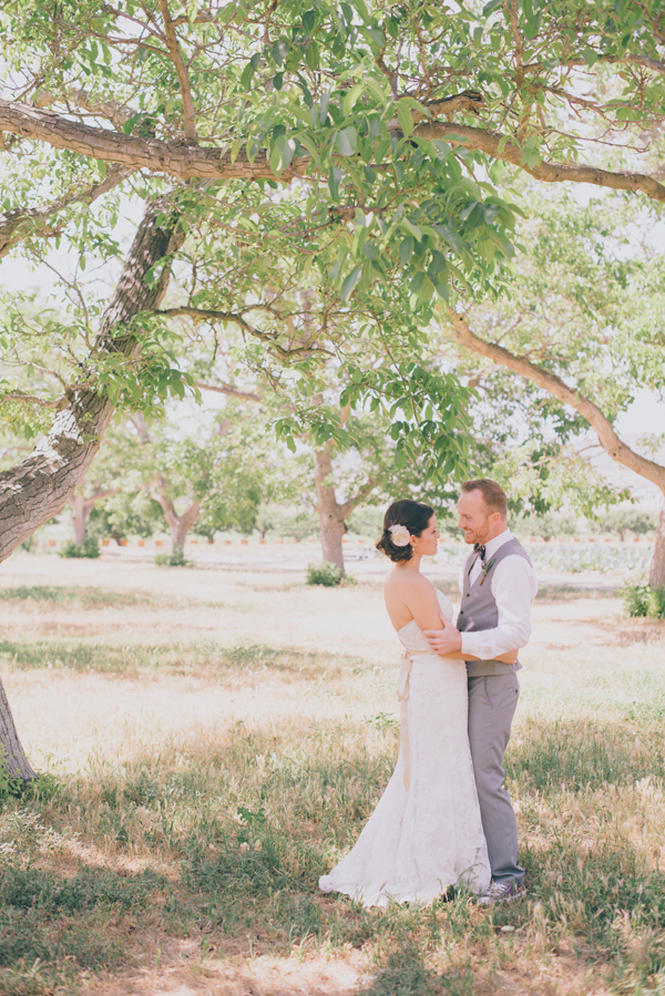 rustic-summer-wedding-at-walnut-grove