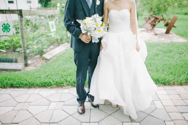 simple-and-sweet-wedding-in-white-and